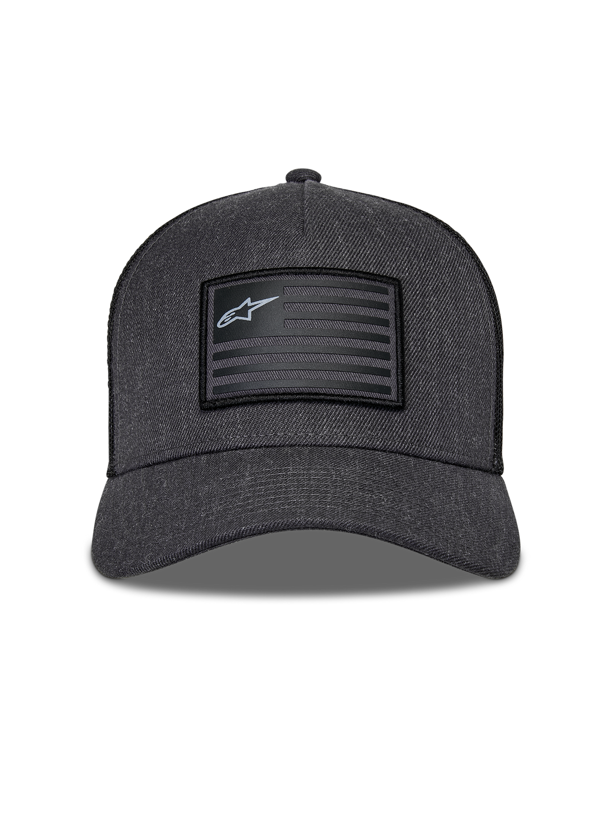 Alpinestars Flag Snapback-keps, Charcoal Heather och svart, vy framifrån med en strukturerad krona och böjd skärm, rektangulärt märke i flaggstil med Alpinestars-logotyp och ränder, avslappnat motorsport-streetwear