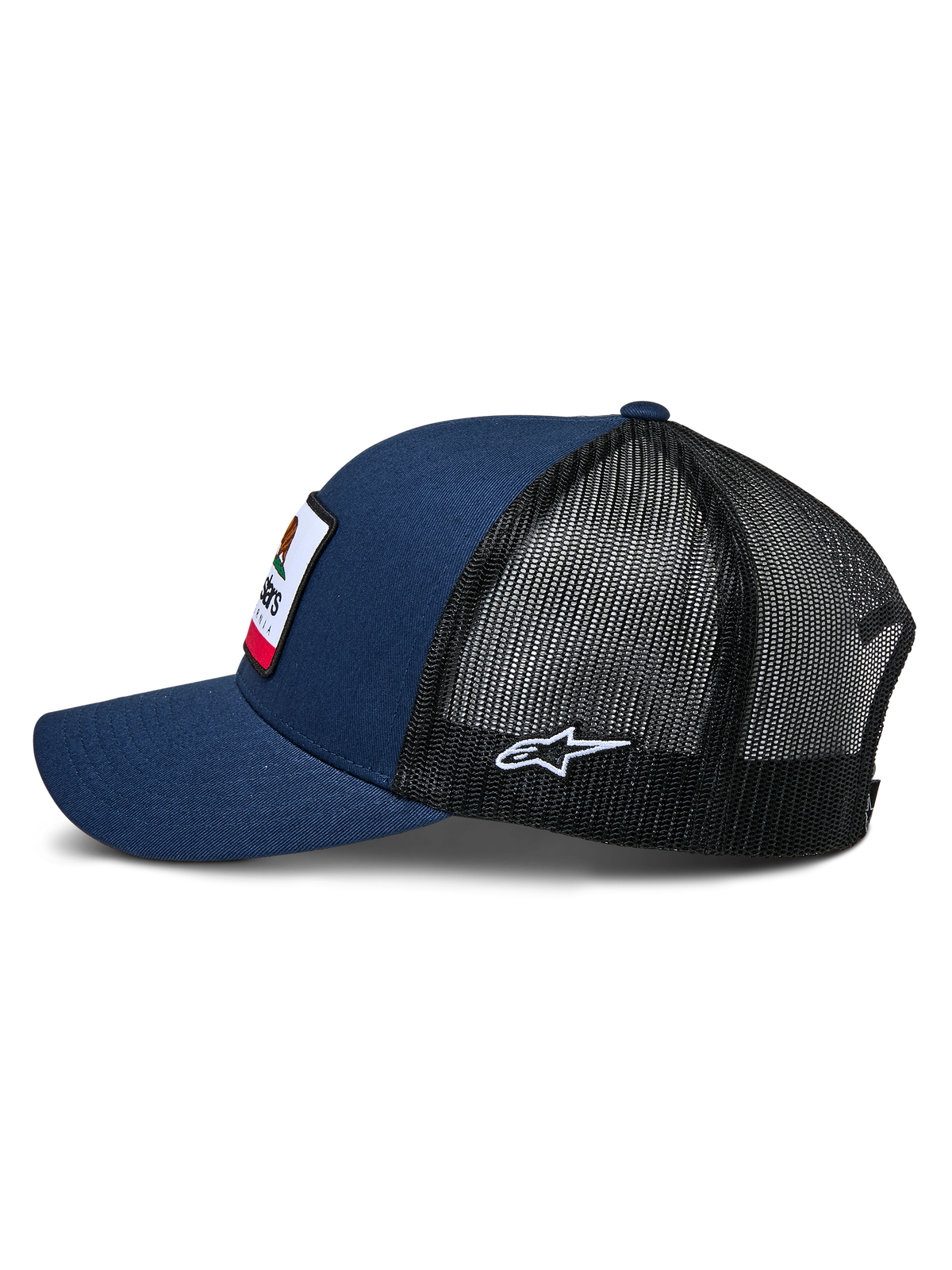 Alpinestars Cali 2.0 Keps, marinblå och svart, profilvy från sidan, twill framtill med vävd patch med merrow-kant, svart poly-mesh bakstycke med vit broderad stjärnlogotyp, böjd skärm, vardaglig motorsportinspirerad huvudbonad