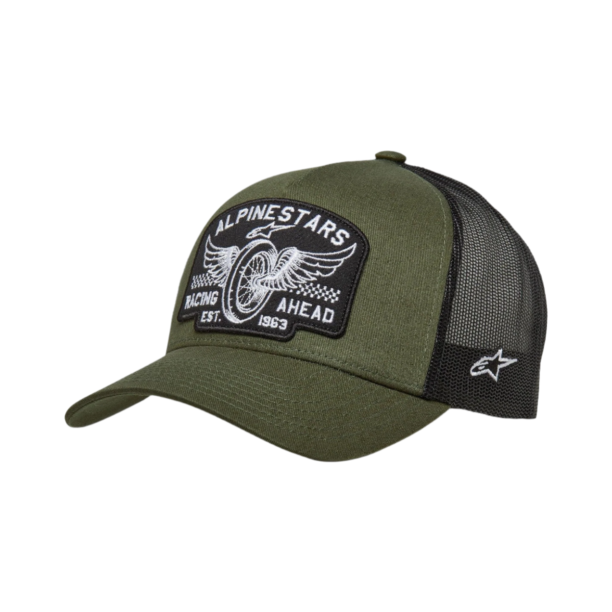Alpinestars Heritage Patch Truckerkeps, militärgrön och svart, stor broderad lapp framtill med 'Alpinestars Racing Ahead' och vingförsett hjul, ventilerande svart mesh-baksida med vit logotyp på sidan, böjd skärm, avslappnad keps för motorsport