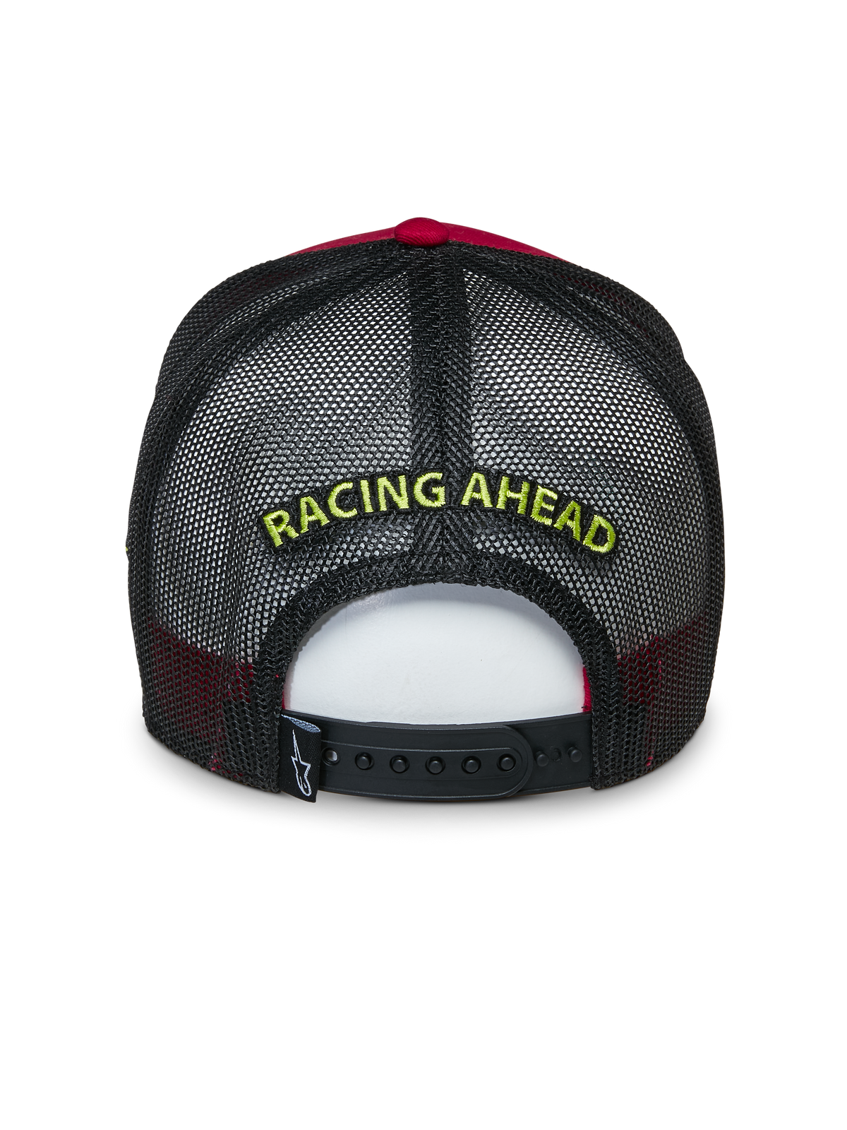 Alpinestars Exceed Truckerkeps, baksida, röd och svart, med gul "RACING AHEAD"-brodyr på svart mesh, justerbar snapback-stängning, vardaglig sportkeps