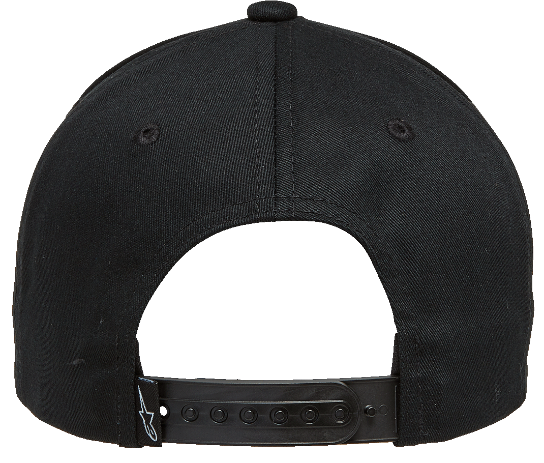 Alpinestars Rostrum keps, vy bakifrån, svart, justerbar snapback-stängning med en liten vit stjärnlogotyp, motorsportinspirerad huvudbonad i twilltyg