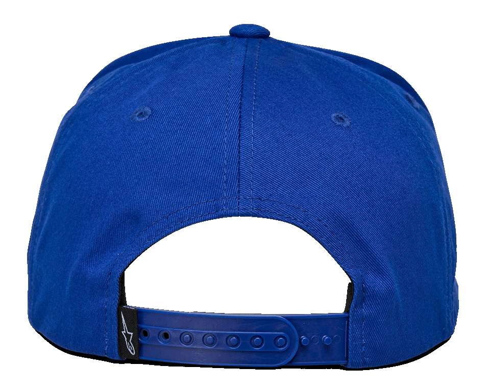 Alpinestars Los Angeles keps, bakifrån, blå bomullstwill, justerbart blått snapback-spänne, liten svart etikett med vit Ageless-logotyp, vardaglig sportswear-huvudbonad