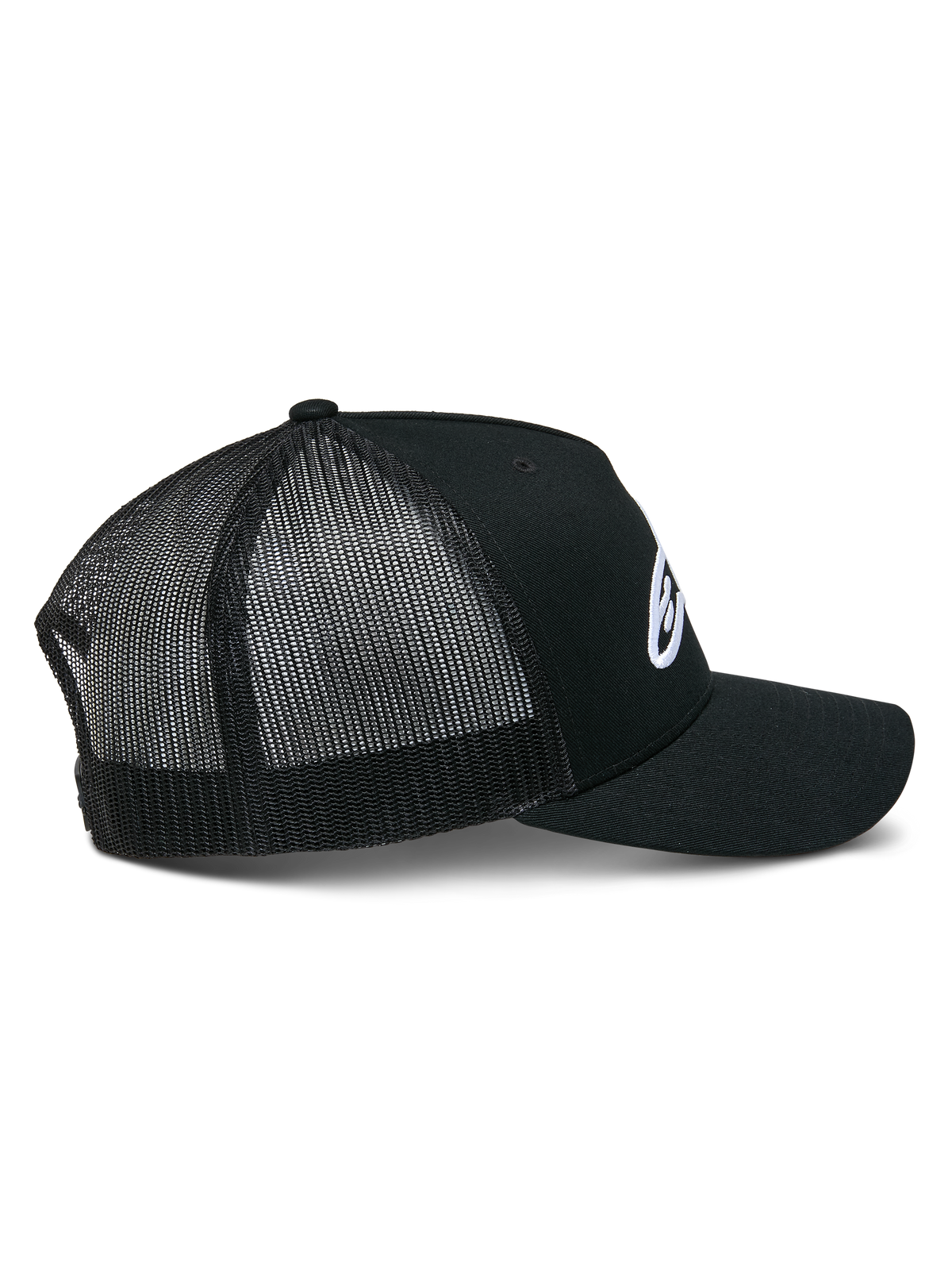 Alpinestars Ageless Trucker Hat, svart, profilvy som visar strukturerad krona och vit broderad Astars-logotyp, böjd skärm och ventilerande bakpaneler i svart poly-mesh.