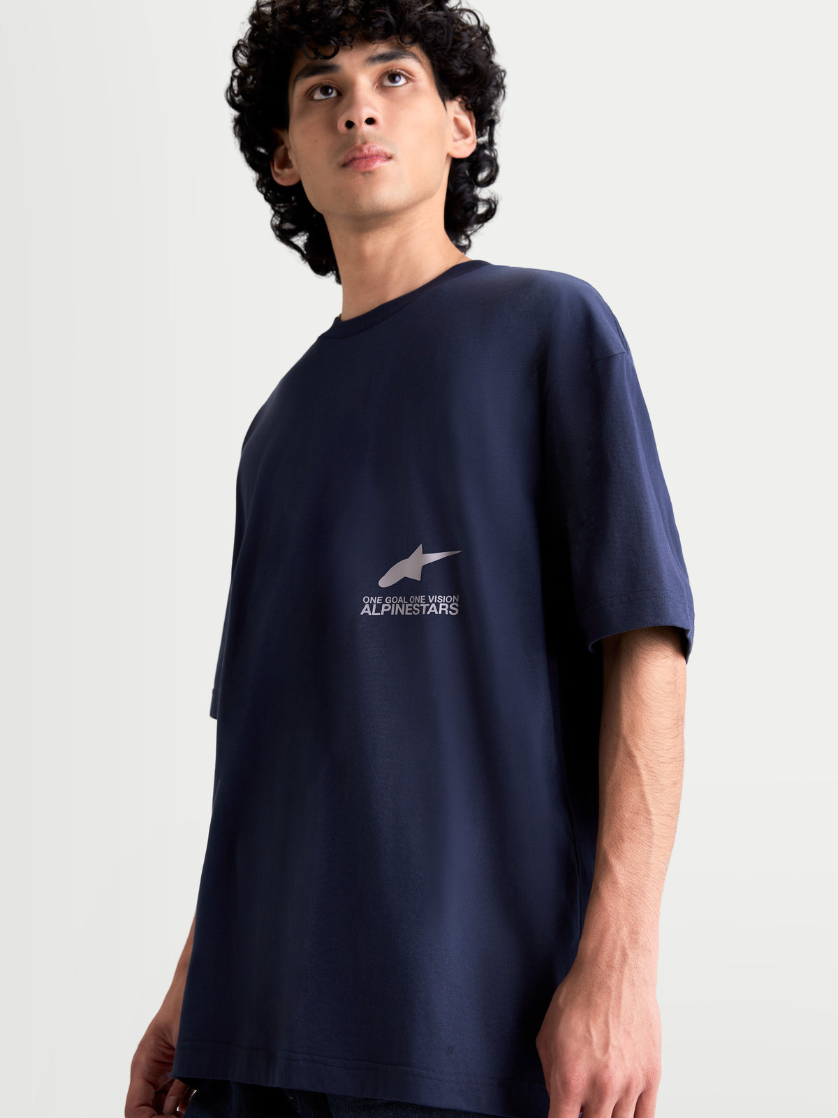 Alpinestars Institute Oversized SS CSF t-shirt, mörkblå kortärmad sportswear-tröja för herrar, oversized passform med Alpinestars-logotyp på bröstet, bekväm bomull- och polyesterblandning.