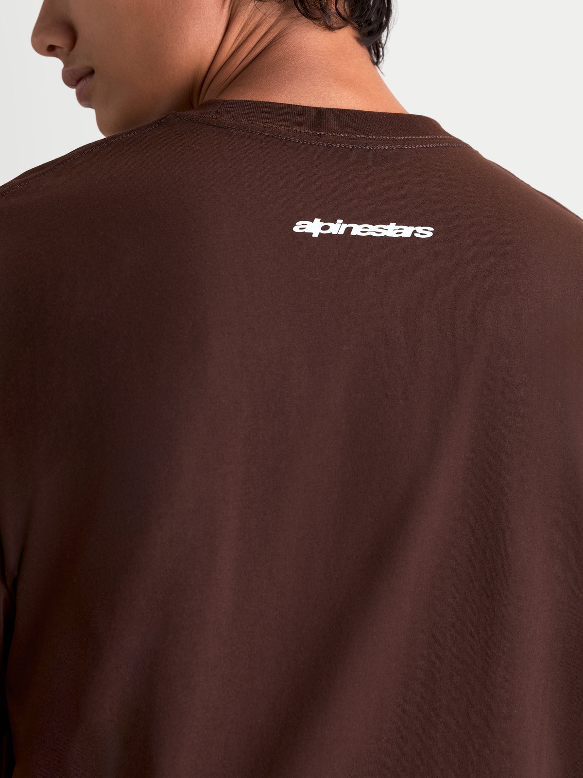 Alpinestars Prelude Oversized CSF t-shirt, brun kortärmad t-shirt med vit Alpinestars-logotyp på ryggen, oversized passform, mjuk bomull-polyesterblandning
