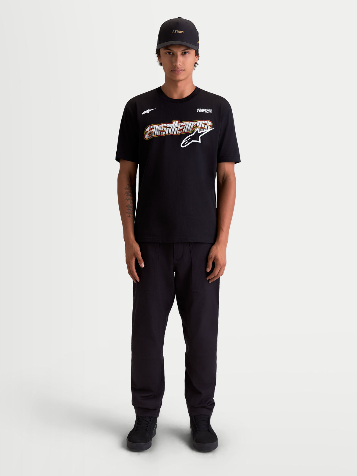 Alpinestars Cypress CSF t-shirt, kortärmad sportswear t-shirt för herrar, svart, med främre astars mesh-fill-grafik och vit Astars-logotyp på bröstet, premium bomull-polyesterblandning för vardagskomfort.