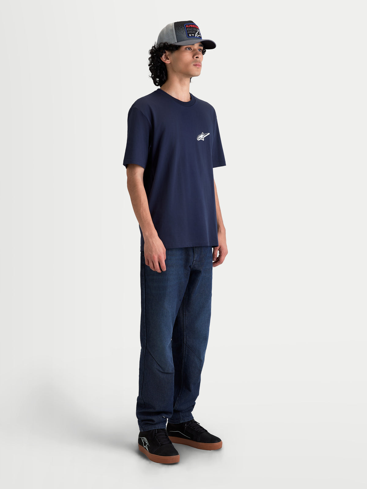 Alpinestars Meteor CSF t-shirt, kortärmad sportswear t-shirt för herrar, blå, vit Astars-logotyp på bröstet, premium bomulls- och polyesterblandning, visas på modell.