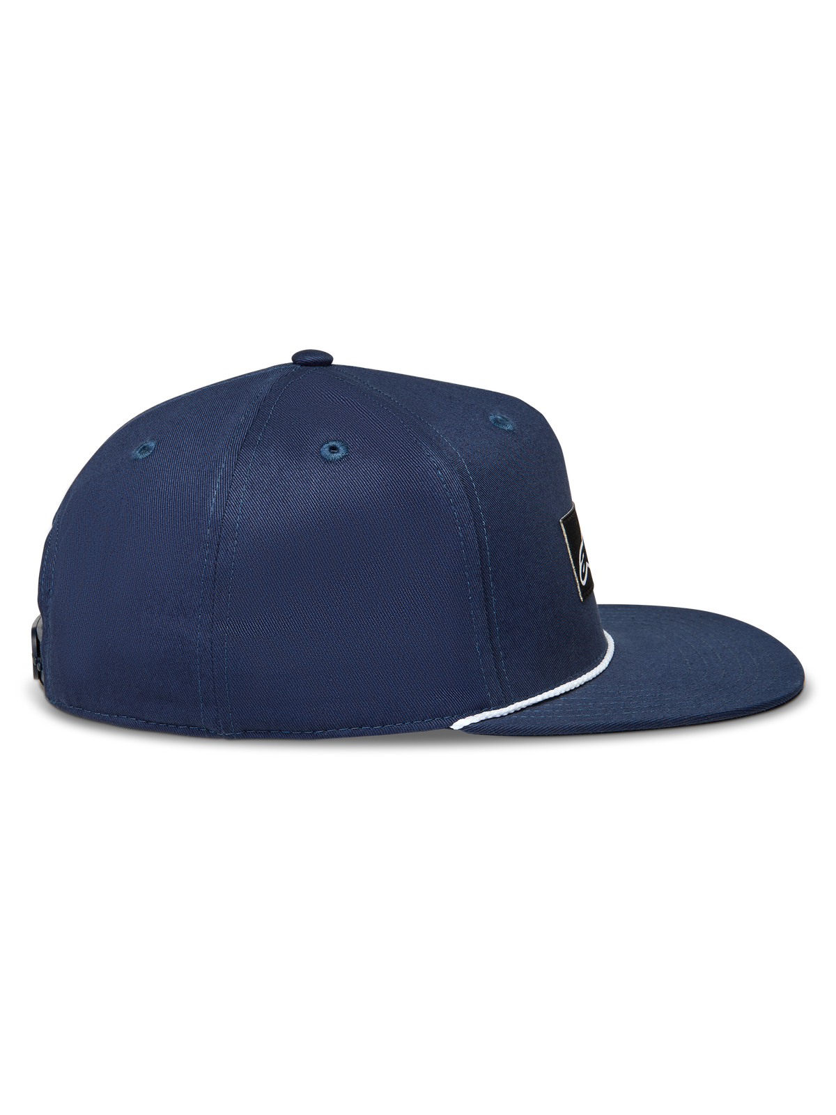 Alpinestars Label Snapback keps, mörkblå sportkeps i twill med platt skärm och vit repdetalj, sedd från sidan.