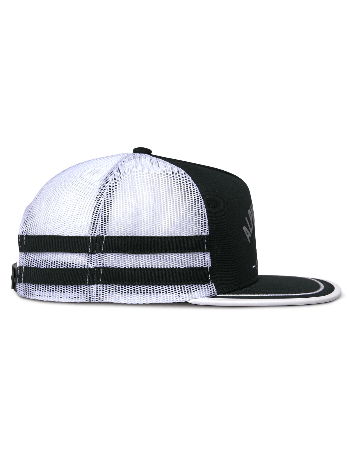 Alpinestars Backline Trucker-keps, profilvy, svart, vit och grå, vit baksida i mesh med två svarta horisontella ränder, strukturerad svart krona och platt skärm med vit kant, avslappnad motorsportinspirerad huvudbonad.