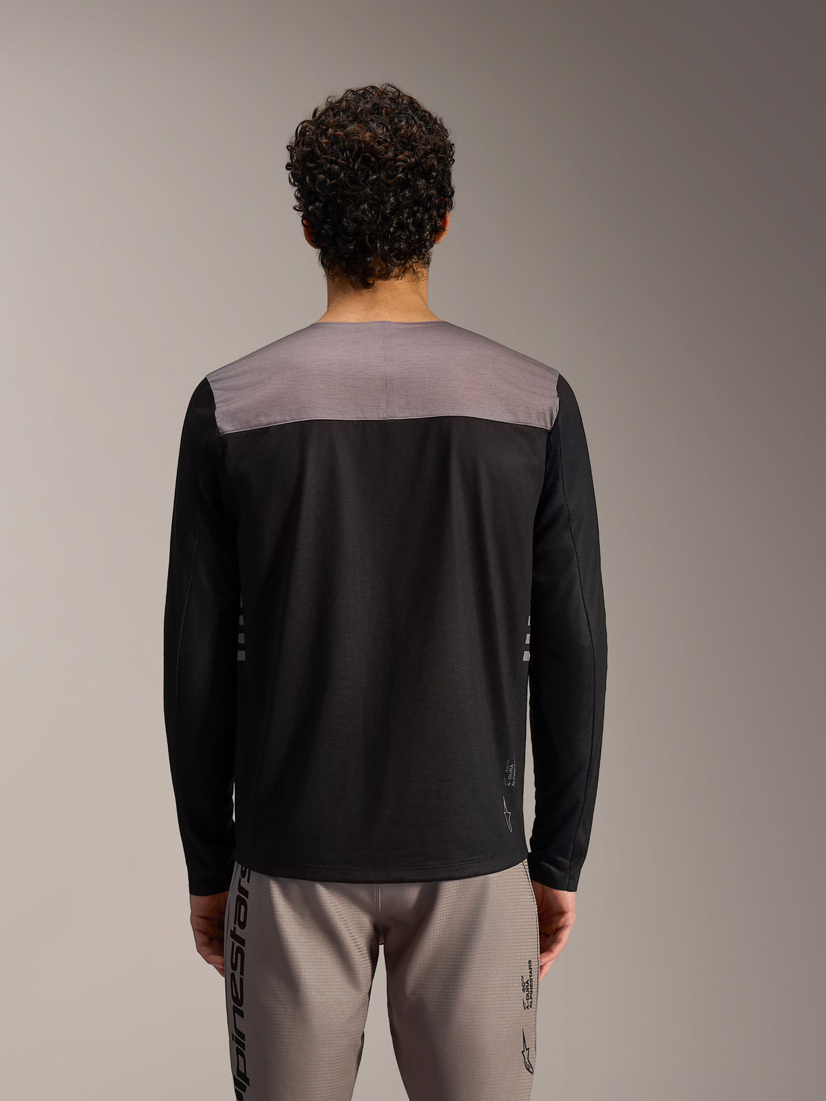 Alpinestars A-Dura Elite Jersey 2.0, black long sleeve MTB jersey with grey shoulder panel and technical performance fit.