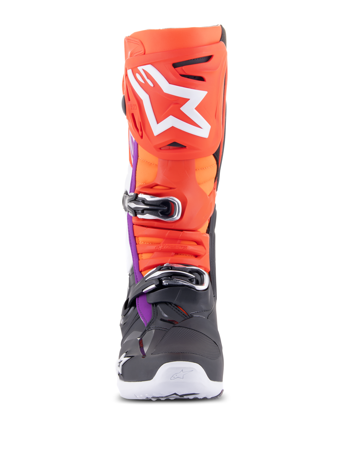 Alpinestars Tech 10-stövlar, motocross-stövlar, svarta, röd fluo, orange fluo och vita med lila detaljer, vy framifrån som visar stängningssystem med flera spännen och stor vit logotyp på skenbensskyddet