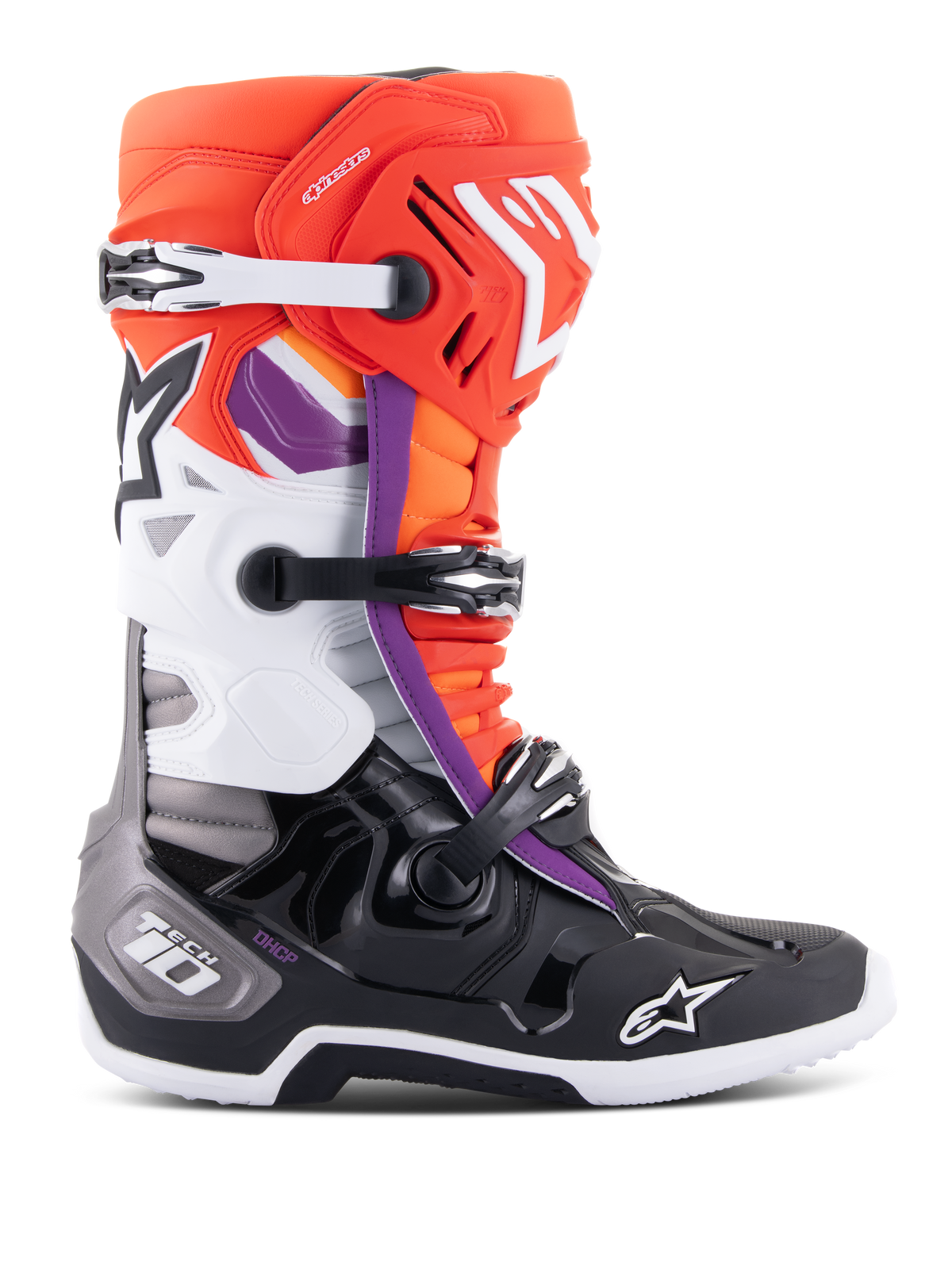 Alpinestars Tech 10-stövlar, motocross-stövlar, svarta med neonorange, vita och lila detaljer, försedda med ett stängningssystem med tre spännen, stjärnlogotyper på smalbenet och tån samt DHCP-hälskydd, profilvy av racingstövlar för terrängkörning.