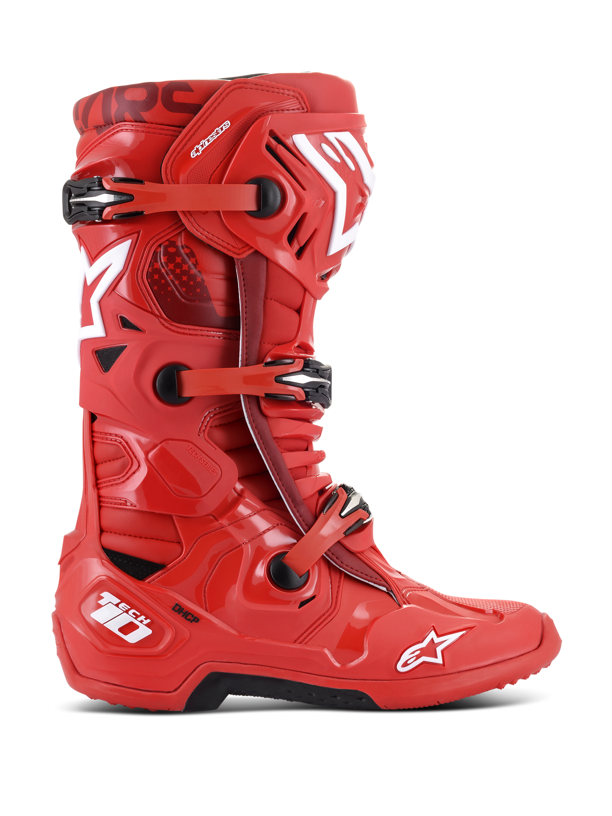 Alpinestars Tech 10 stövlar, motocross-racingstövlar, röda med vita och svarta detaljer, sidoprofilvy med trippelt spännsystem, förstärkt TPU-skal, vita stjärnlogotyper och DHCP-tekniklogotyp