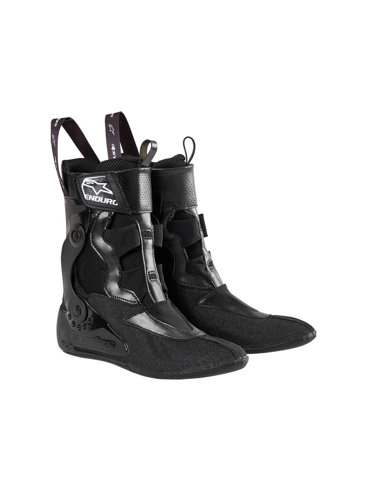 Alpinestars Tech 10 Enduro innerskor, svarta, ventilerande mesh med förstärkta syntetiska sektioner, har märkesförsedda dragremmar och en vit ”Enduro”-logotyp, specialiserat internt stödsystem för motocross- och endurostövlar.