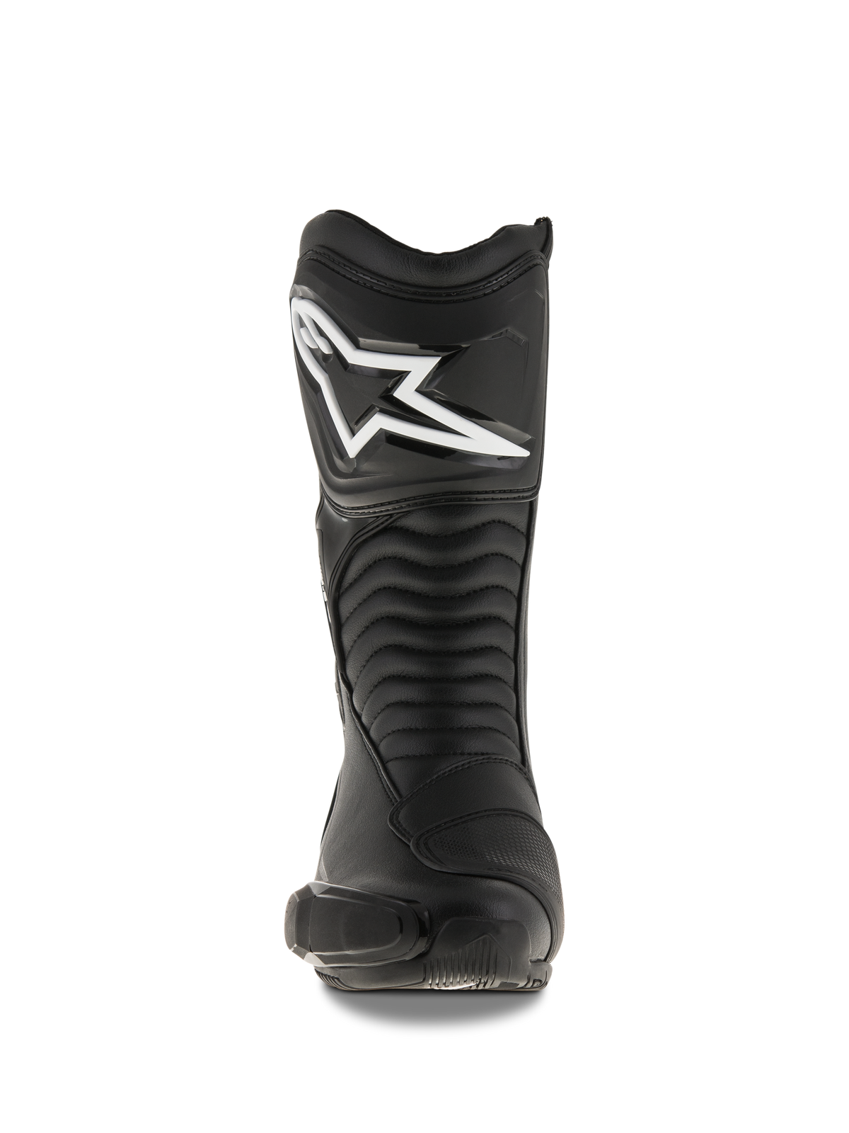 Alpinestars SMX S Boots, svarta motorcykelstövlar, vy framifrån som visar den stora vita Alpinestars-logotypen på smalbensskyddet, dragspelsliknande flexpaneler och hållbar mikrofiberkonstruktion med skyddande PU-skydd