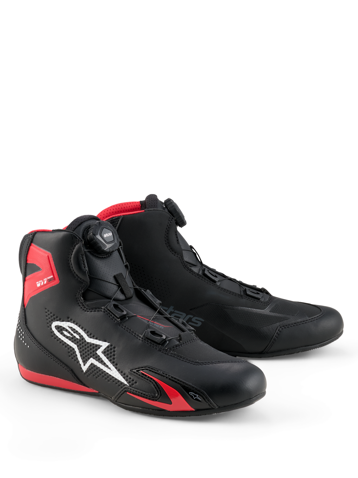 Alpinestars Celer-skor, motorcykelskor, svarta och klarröda, med vit Astars-logotyp, mikrometriskt rotorstängningssystem och teknisk mikrofiberkonstruktion med röda TPU-detaljer, strömlinjeformad sportig design för racing och gatkörning