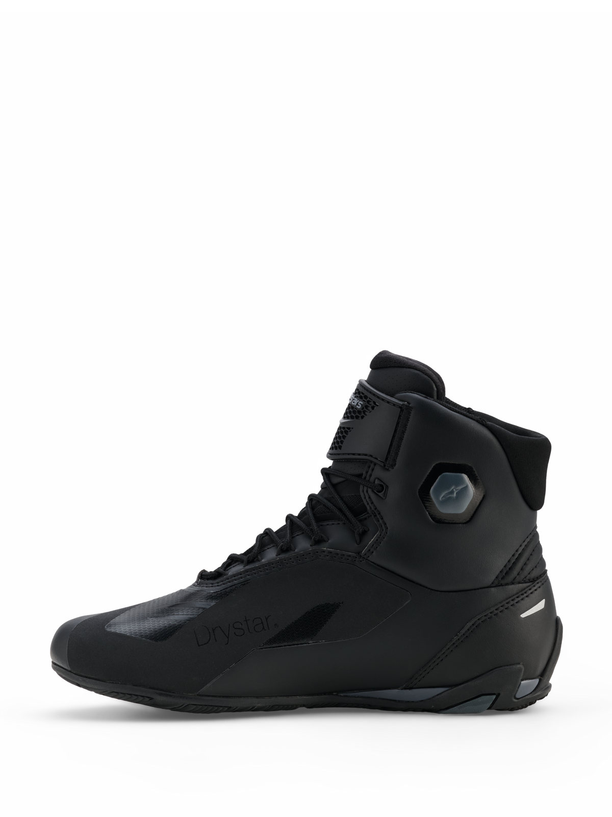 Alpinestars Faster-4 Drystar® skor, motorcykelskor, Black Cool Gray, profilvy från sidan med sömlös mikrofiberkonstruktion, vattentät Drystar-märkning, snörning med ankelrem och integrerad skyddande ankelstruktur.