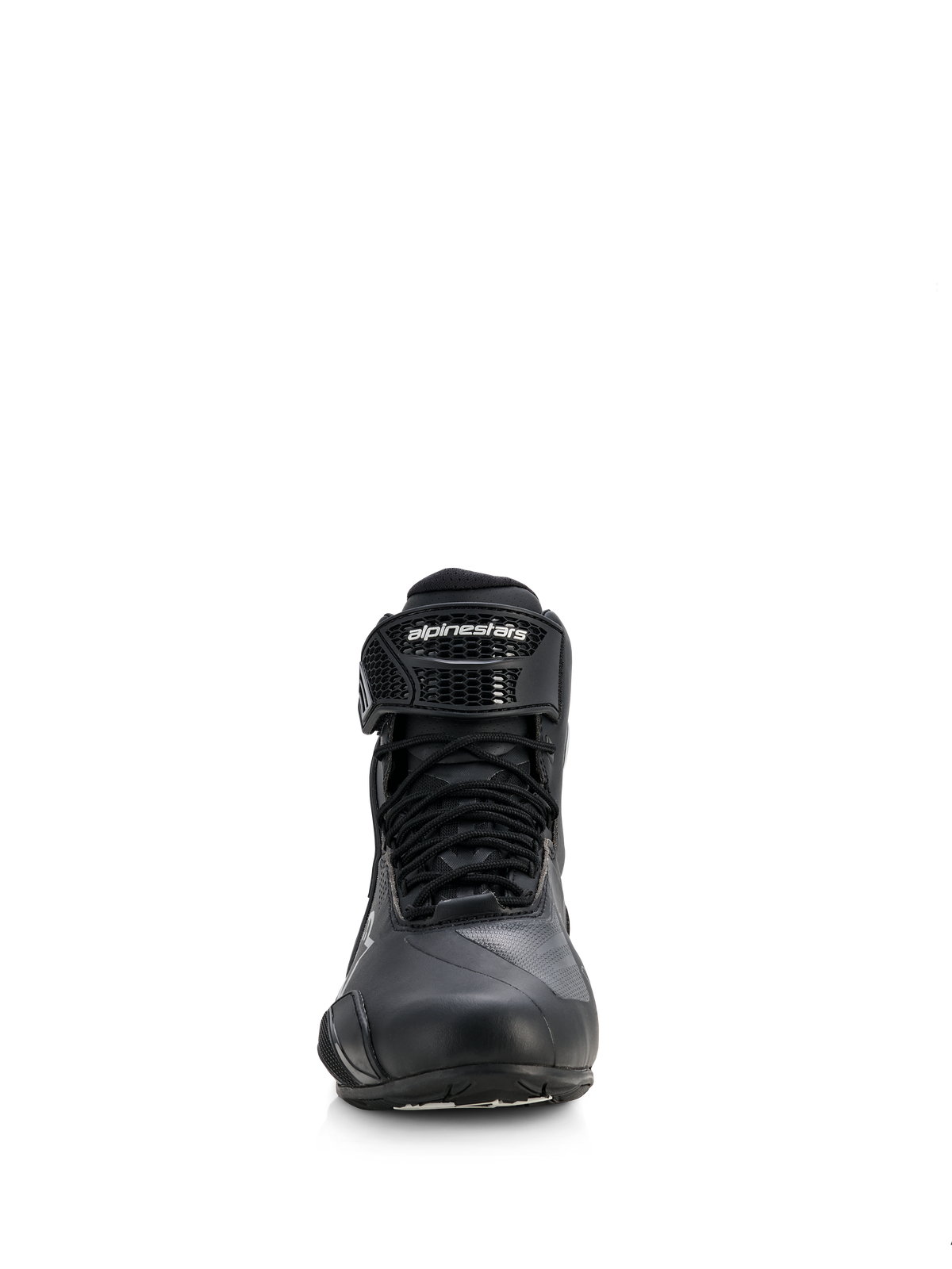 Alpinestars Stella Faster-4 Drystar® skor för dam, motorcykelskor, svarta med silverdetaljer, vy framifrån som visar snörning och märkt kardborreband vid ankeln, stilren vattentät design för sport- och landsvägskörning