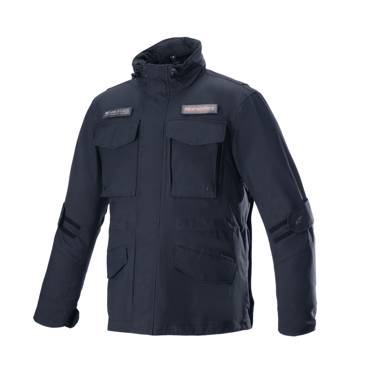 Alpinestars MO.ST.EQ Field Waterproof Primaloft-jacka, svart, urban motorcykeljacka, fältjackestil, fyra framfickor med lock, hög krage med dragskor, slitstark ripstop-konstruktion med logotyppatchar