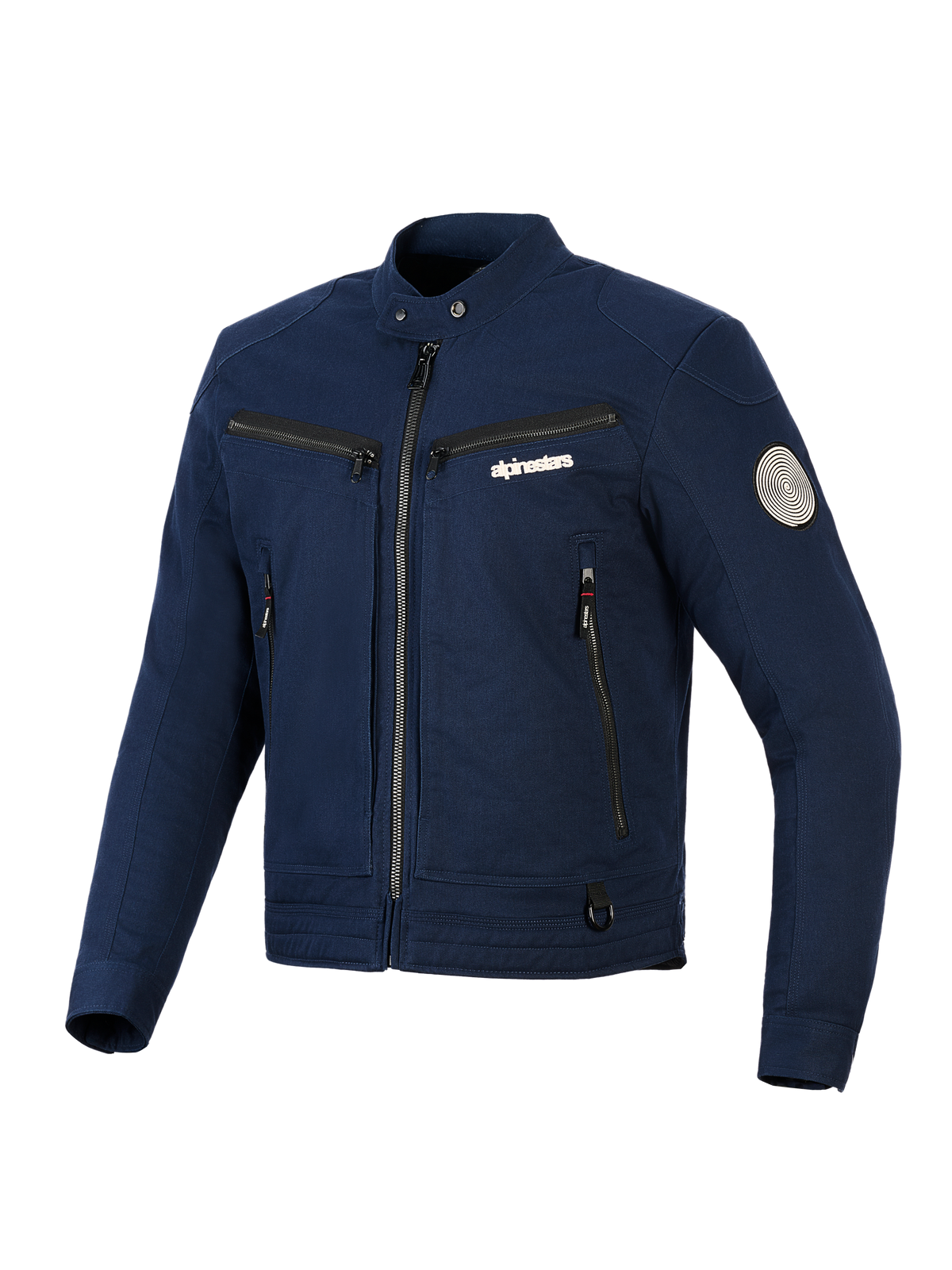 Alpinestars Bruiser-jacka, urban motorcykeljacka i textil, mörkblå, arbetsklädesinspirerad design med dragkedja fram och bröstfickor, krage med tryckknappar och Oscar-spiralmärke på ärmen, modern streetwear-estetik