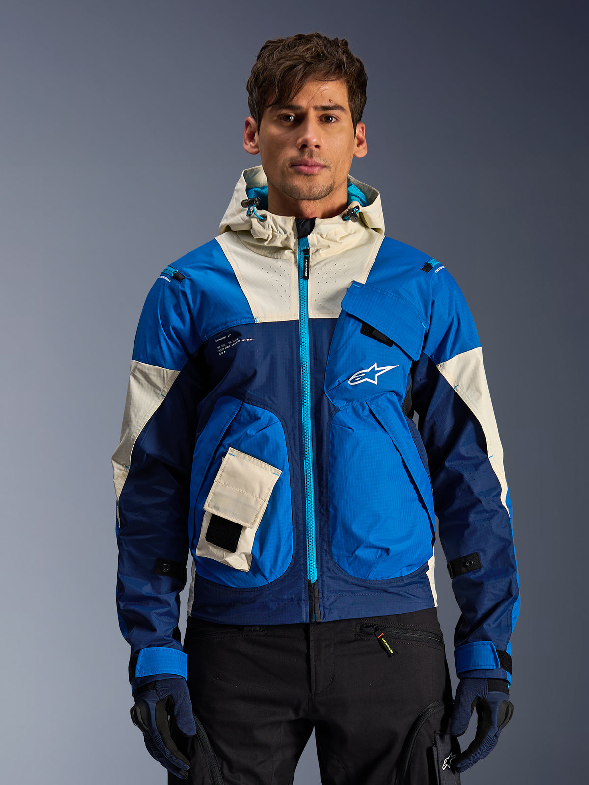 Alpinestars Mogress Air jacka, urban MC-jacka för herrar i blått och almond med ventilerad huva.