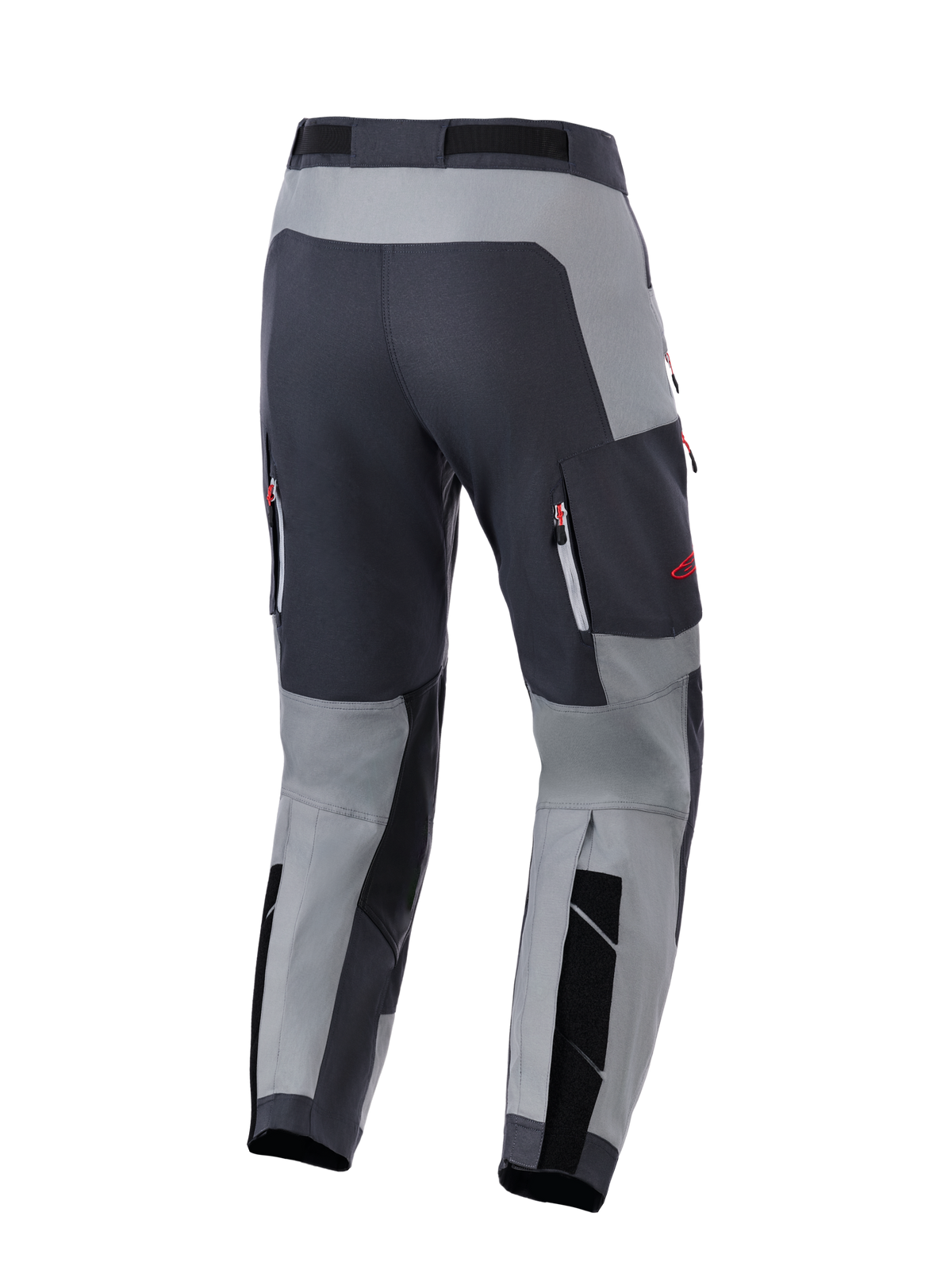 Alpinestars Maxdura Dual byxor, äventyrsbyxor för motorcykelkörning, mörkgrå och djupgrå, baksida som visar förstärkt sätesområde och ventilationsfickor med dragkedja och röda detaljer, designade för dual-sport-prestanda.