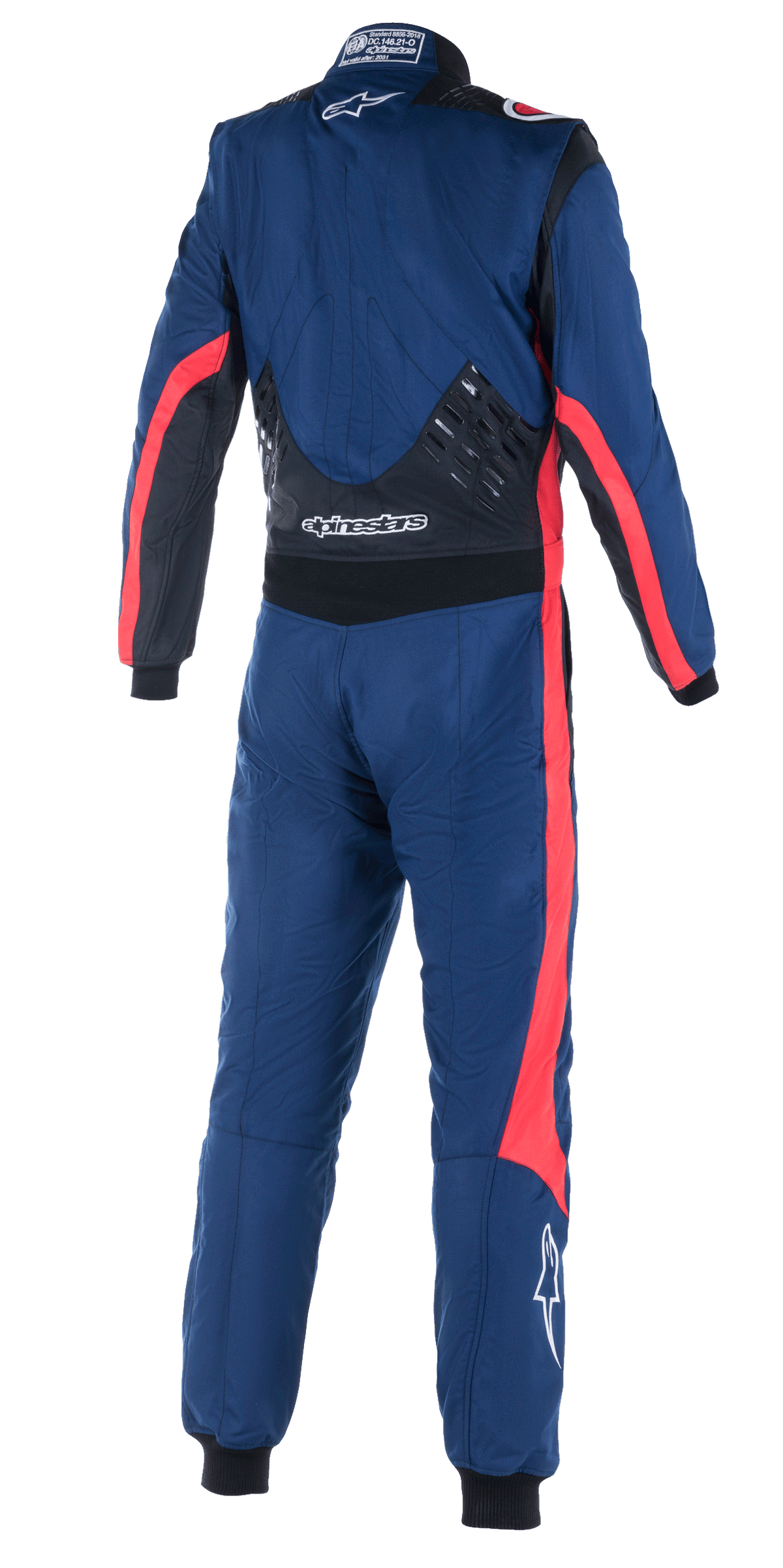 Alpinestars GP Pro Comp V2 FIA-overall, bakifrån på en hel racingoverall för bilsport, marinblå med svarta och röda detaljer, med silikongreppspaneler på nedre delen av ryggen, röda racingränder på ärmar och ben och vit Alpinestars-logotyp, professionell prestandautrustning.