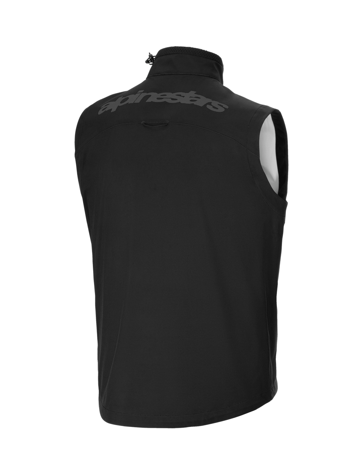 Alpinestars Techstar Softshell Väst, svart, baksida med ett stort ton-i-ton Alpinestars-ordmärke över övre ryggen, vindtätt och lätt softshell-material, hög krage med justerbart snörlås, ergonomisk ärmlös design för lager-på-lager över off-road-utrustning.