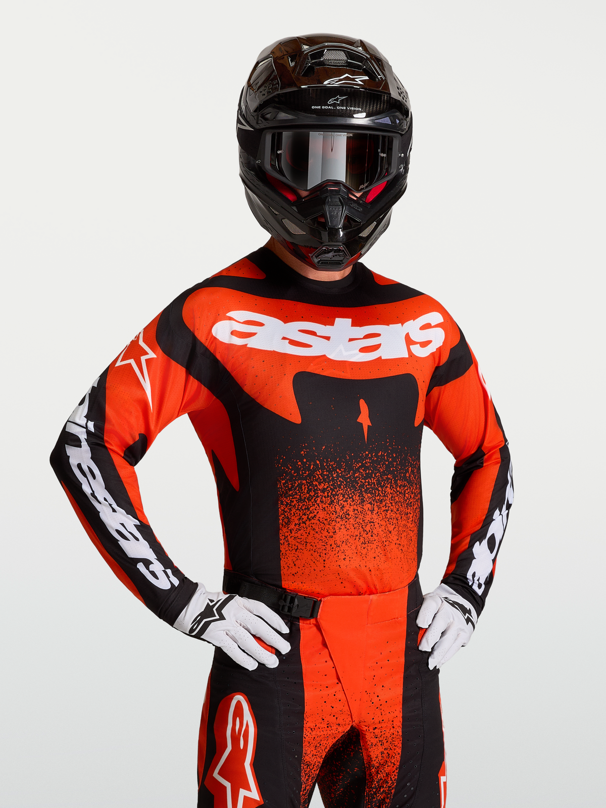 Techstar Swan tröja, röd och svart motocrosströja för herr, atletisk racingpassform med vit Astars-logotyp.