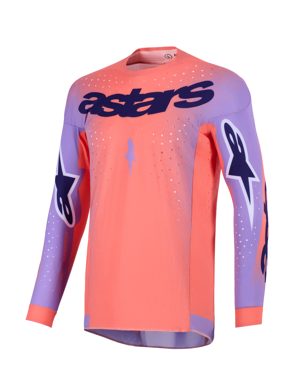 Alpinestars 2026 Supertech Scenz tröja, motocrosströja, Hot Coral och lila, med stor lila 'astars'-logotyp på bröstet, stjärnlogotyper på ärmarna och perforerade meshpaneler för högpresterande terrängkörning.