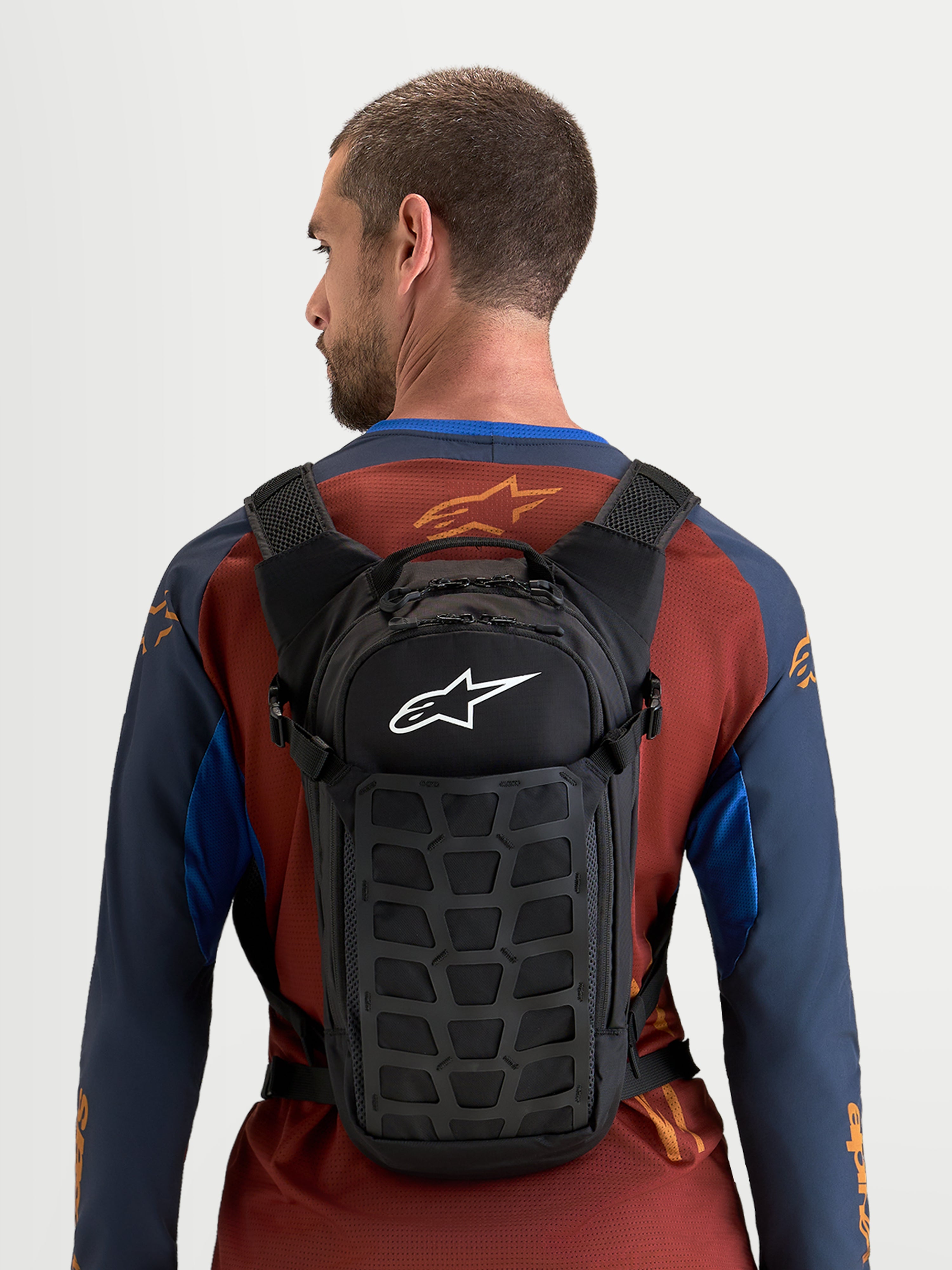 Alpinestars ブラックバッグ AT-9 - Black MX Backpack | Alpinestars®