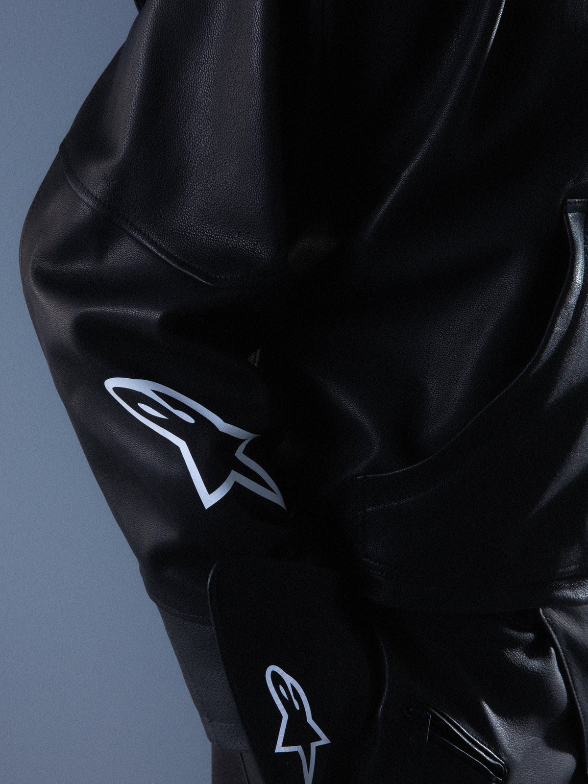 RSRV Axis Läder Hoodie