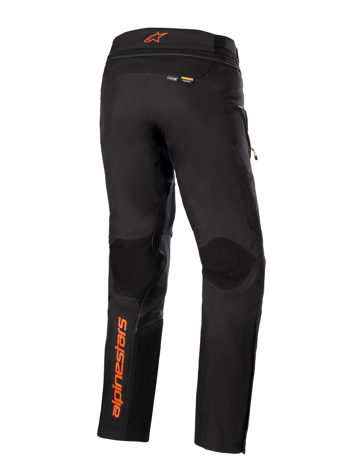 Alpinestars AMT-10R Drystar® XF byxor, svarta med orangea detaljer, vy bakifrån som visar en vertikal orange Alpinestars-logotyp på vänster ben, texturerade knäpaneler samt Kevlar- och Matryx-detaljer, tekniska adventure touring-motorcykelbyxor.