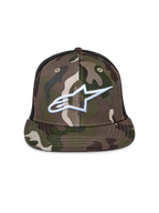 Alpinestars Corp Truckerkeps, grönt kamouflage och svart, truckerkeps med platt skärm och meshbaksida, vit broderad Alpinestars-logotyp på framsidan, casual motorsport-streetwear