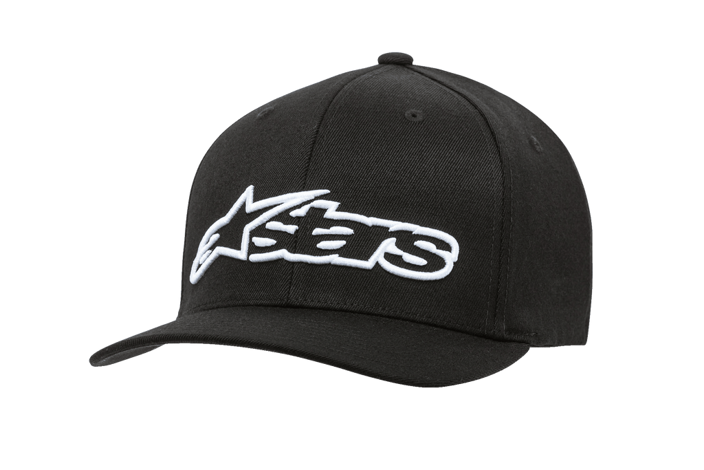 Alpinestars Blaze Flexfit Keps, svart baseballkeps med vit 3D-broderad logotyp, böjd skärm, strukturerad sexpanels-krona med ventilationshål, avslappnad motorsport-huvudbonad