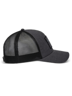 Alpinestars Flag Snapback-keps i Charcoal Heather Black, profilvy från sidan som visar den böjda skärmen, strukturerat framstycke i twill med en merrow-patch och ventilerande bakstycke i polyestermesh.