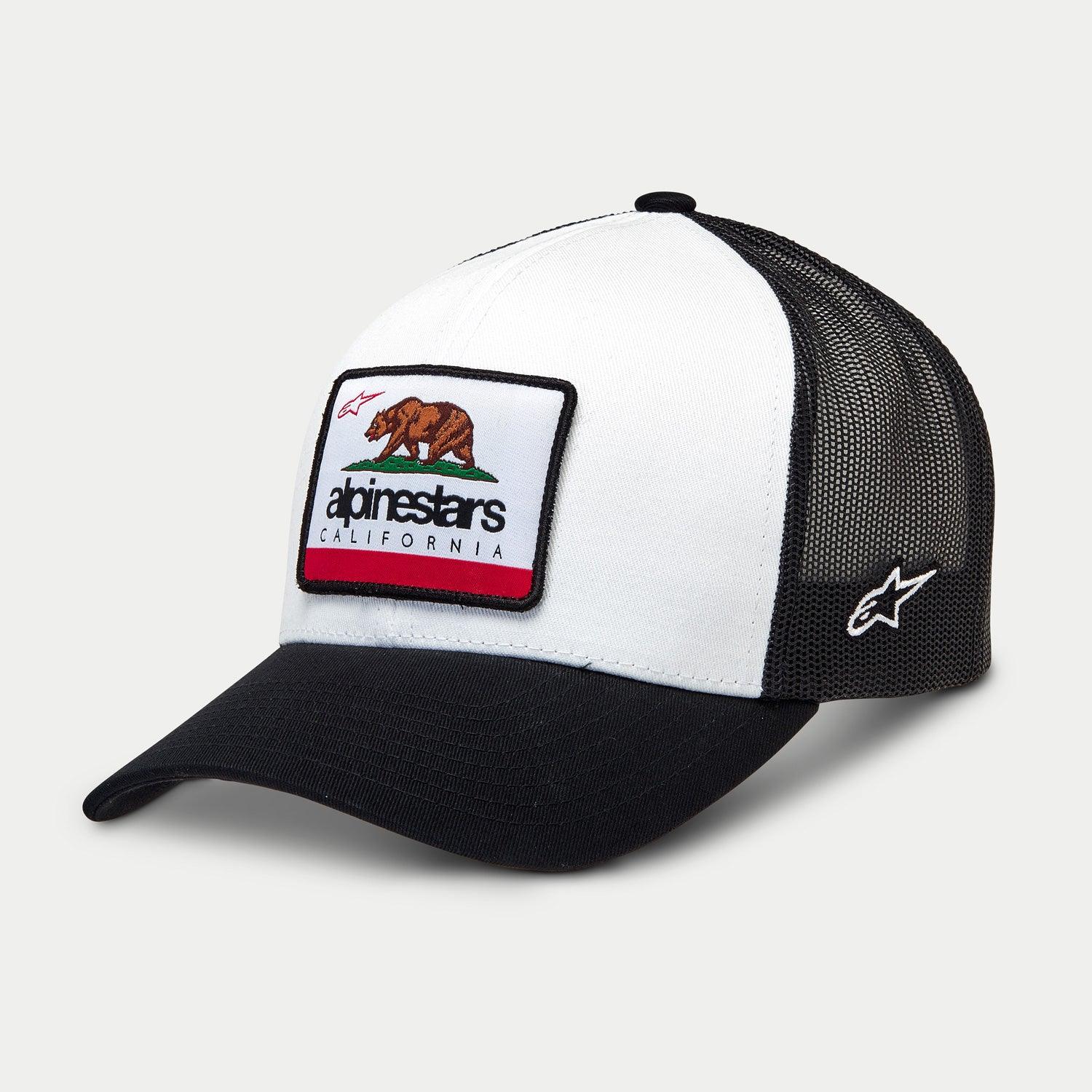 Alpinestars Cali 2.0 keps, truckerkeps, vit och svart, med ett vävt märke med den kaliforniska björnen och Alpinestars-logotyp, strukturerad krona, svart böjd skärm och mesh baktill, avslappnad motorsport-huvudbonad