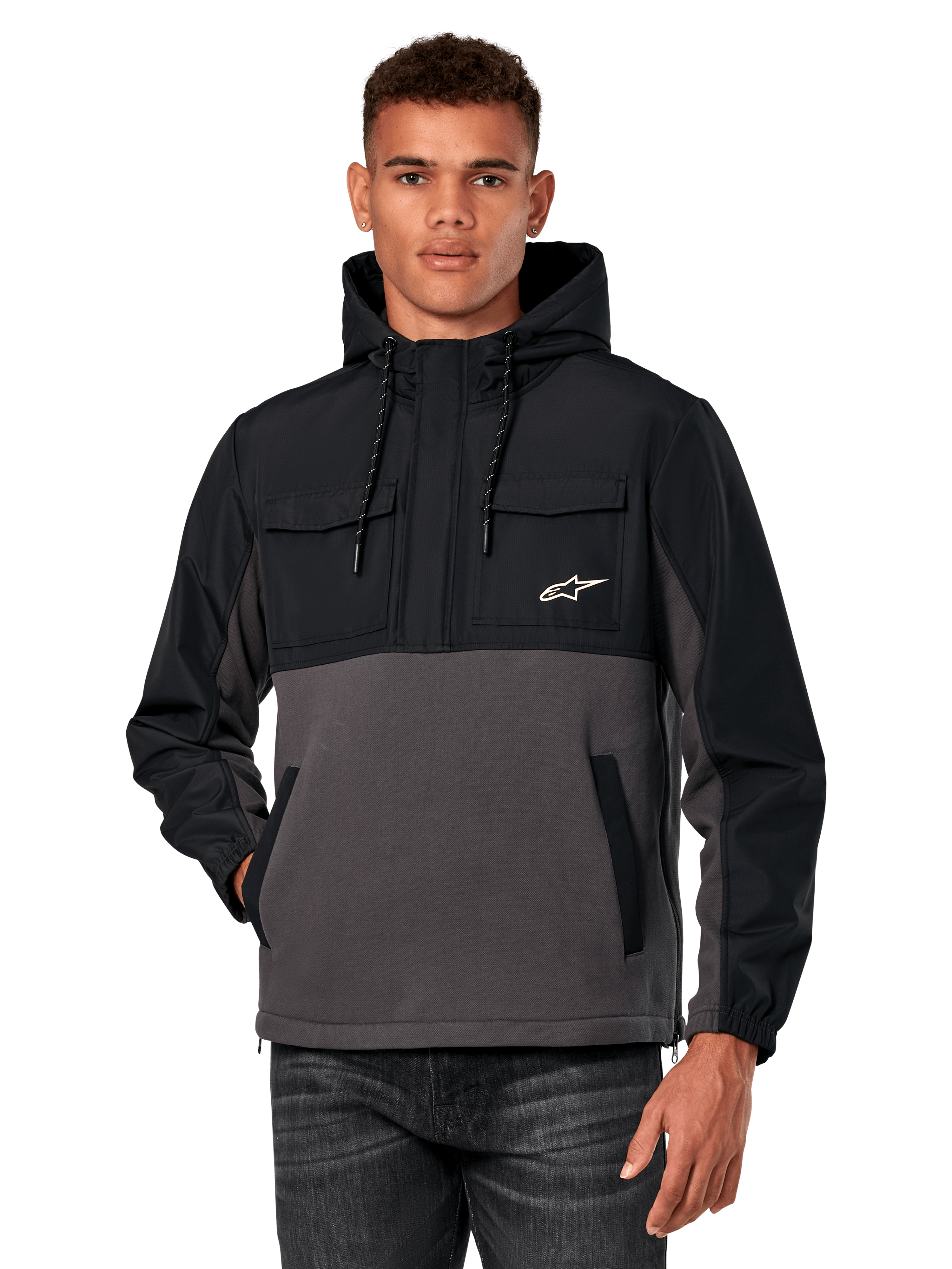 Alpinestars Juncture Hybrid Jacket, anorak-hoodie för herr, svart och mörkgrå, tvåfärgad design med ripstop-överdrag och canvasfleece, bröstfickor med vit stjärnlogotyp och huva med dragsko, avslappnat motorsport-inspirerat streetwear