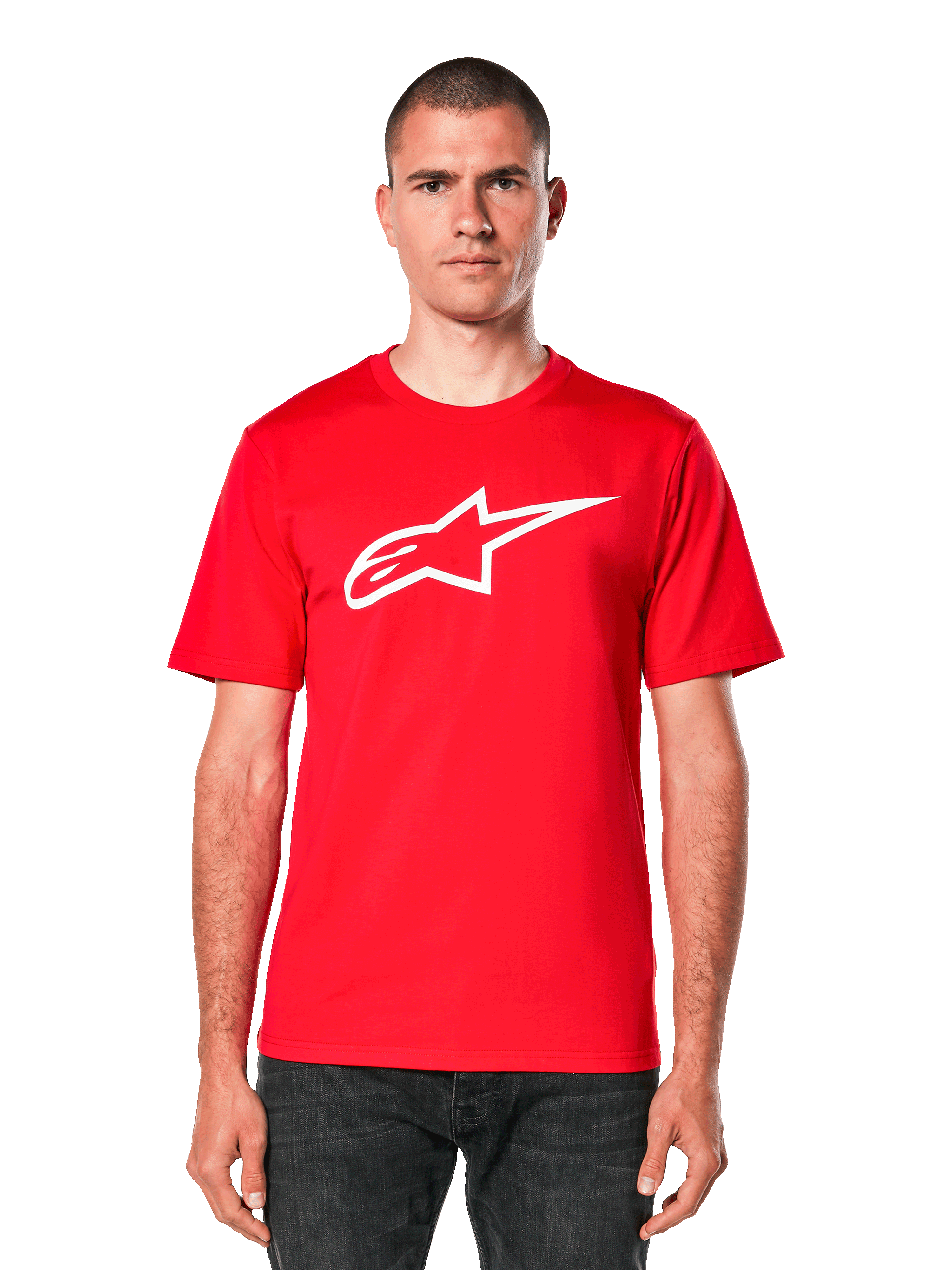 Alpinestars Ageless 2.0 CSF Tee, röd kortärmad t-shirt med vit stjärnlogotyp, casual motorsportkläder, rundhalsad, framifrån på modell