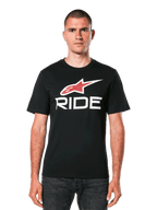 Alpinestars Ride 4.0 CSF Tee, svart kortärmad t-shirt med röd stjärnlogotyp och vit RIDE-textgrafik, vardagliga motorsportkläder för herrar