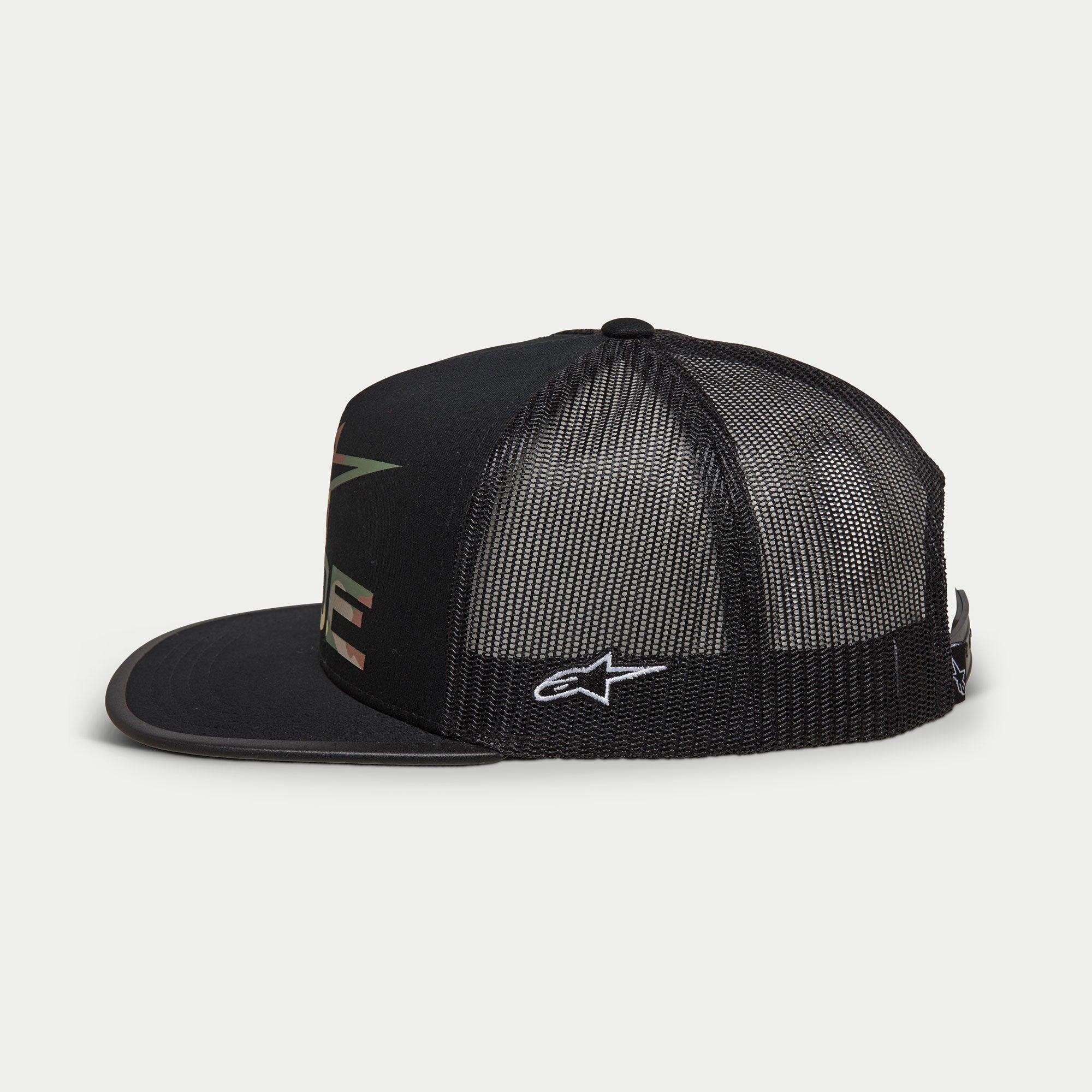 Alpinestars Ride 4.0 Camo Trucker-keps, svart, profilvy från sidan, med framsida i twill och baksida i polyneshnät, vit broderad logotyp på sidan, platt skärm med kamouflagemönstrad kant, avslappnad motorsportinspirerad huvudbonad