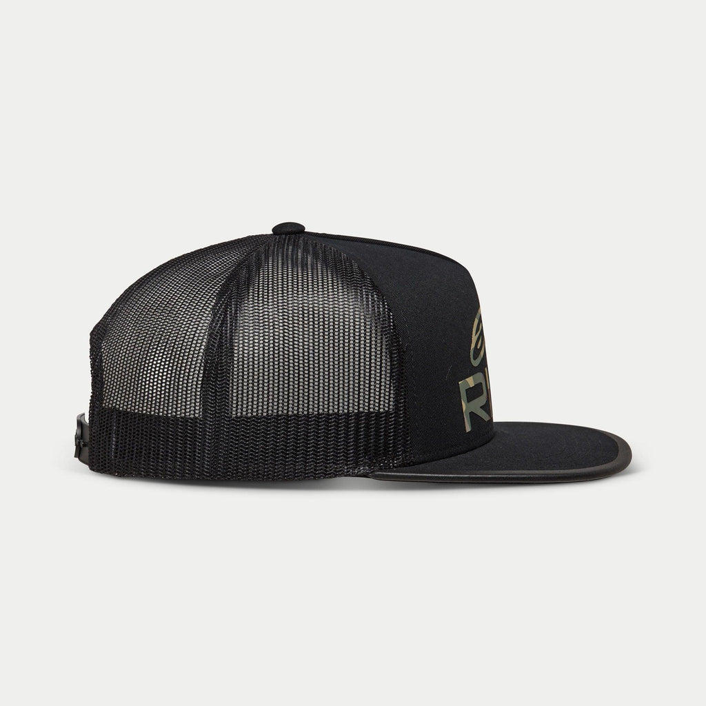 Alpinestars Ride 4.0 Camo Trucker Hat, svart, sidoprofilvy med ventilerande meshbaksida och platt skärm, framsida i twill med kamouflagelogotryck, justerbar snapback-design, avslappnad motorsport-huvudbonad