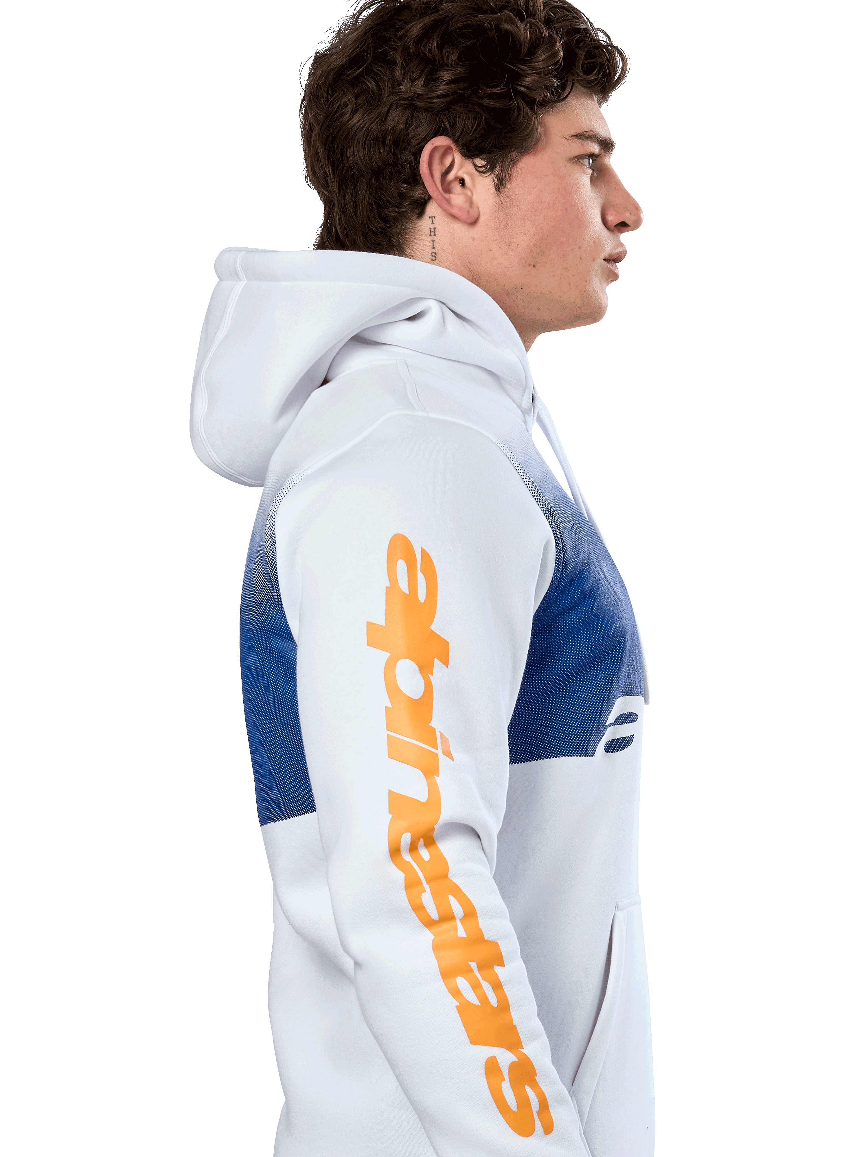 Alpinestars Specter Hoodie, casual streetwear, vit med blått tonat gradienttryck, stor orange Alpinestars-ordlogotyp på ärmen, sidoprofil av man som bär huvtröja i pullover-modell