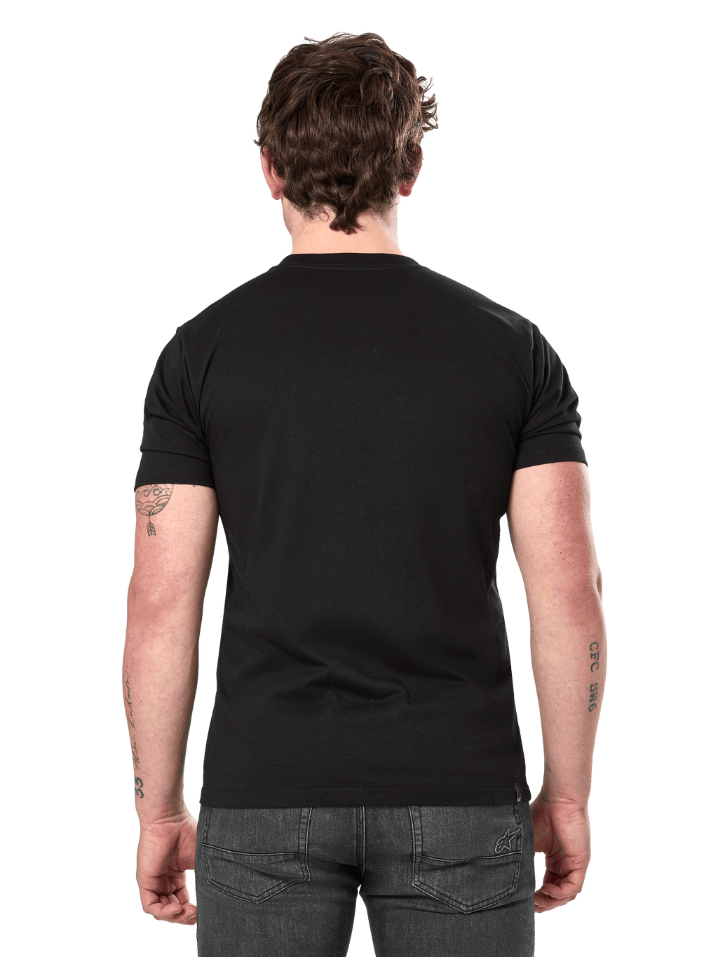 Alpinestars Semicircle CSF Tee, kortärmad t-shirt, svart, baksida på modell, enfärgad baksida, avslappnat motorsport-streetwear, stylad med mörkgrå jeans