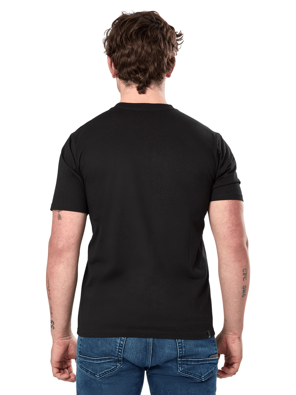 Alpinestars Cereal CSF Tee, kortärmad T-shirt, svart, sedd bakifrån, bärs med blå jeans, avslappnad motorsportinspirerad streetwear