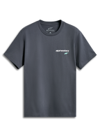 Alpinestars No Barrier CSF Tee, kortärmad t-shirt, mörkgrå, liten vit textlogotyp med mintgrön stjärna på bröstet, avslappnad motorsport-inspirerad streetwear