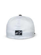 Alpinestars Franchise keps, vit och svart, vy bakifrån med ett svart rektangulärt märke med vit Alpinestars stjärnlogotyp, flex-back-design, avslappnad motorsport-inspirerad huvudbonad