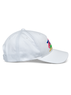 Alpinestars Vivid Hat, vit, sidoprofil, halvstrukturerad baseballkeps med låg krona och böjd skärm, bomullstwill, färgstarkt broderi i flera färger på framsidan, casual sportkeps