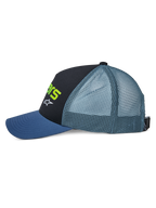 Alpinestars Vital Trucker Hat, profilvy, med blå böjd skärm, svart strukturerad frontpanel med limegrön text och vit logotyp, blågrön meshbaksida och justerbart spänne, vardaglig keps för motorsport