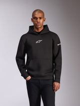 Alpinestars Insight Hoodie, svart huvtröja, vit Astars-logotyp på bröstet och ordlogotyp på ärmen, känguruficka, dubbelsidig tri-blend-fleece, vardaglig motorsport-streetwear